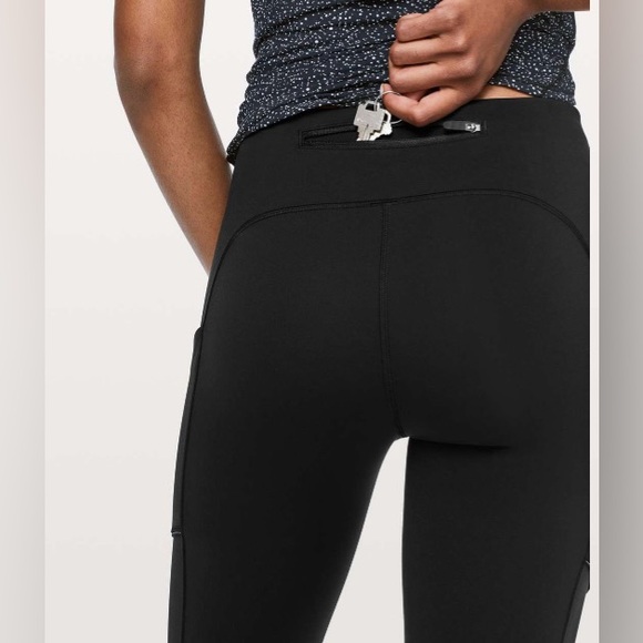 Lululemon Speed Up Tight 28" *Full-On Luxtreme Size 4 Legging in Black 🖤 - Picture 3 of 9